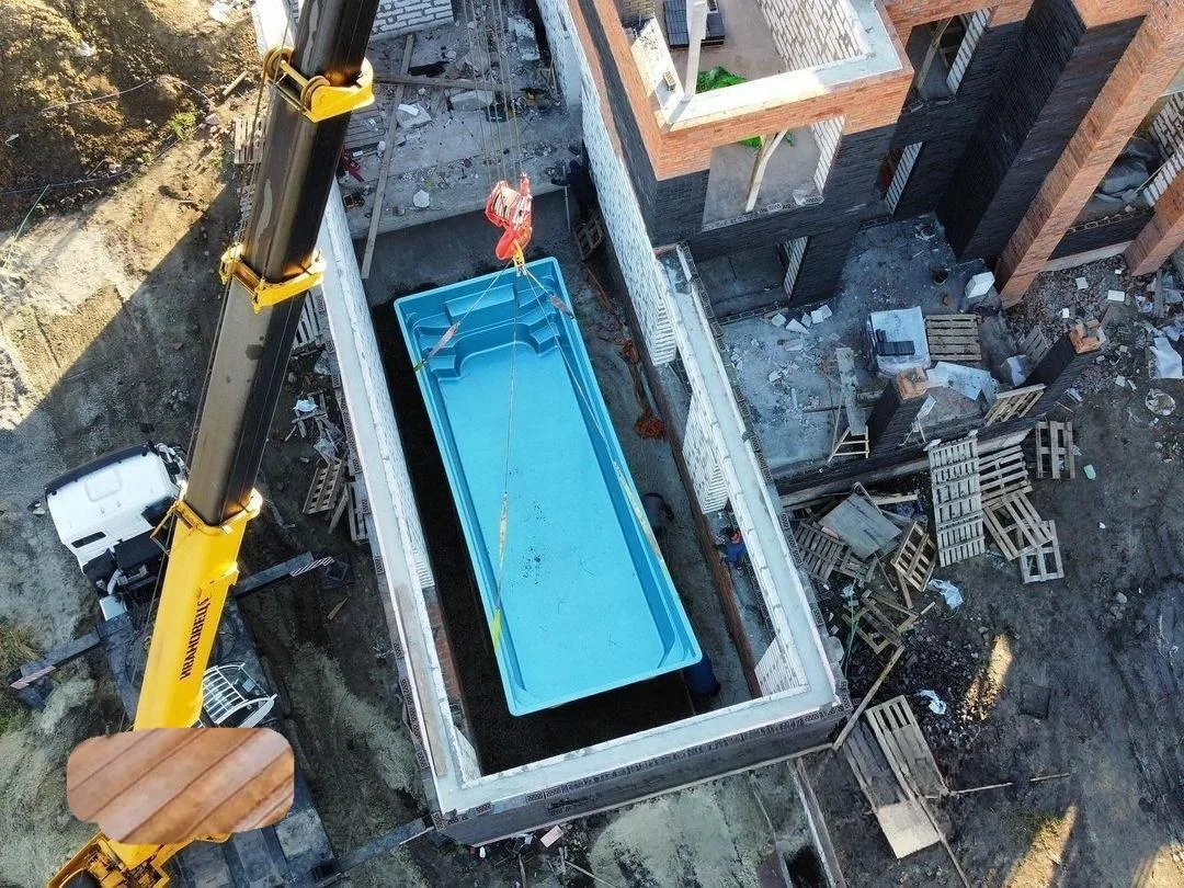 Laguna 9 — зона отдыха у бассейна в Шахтах